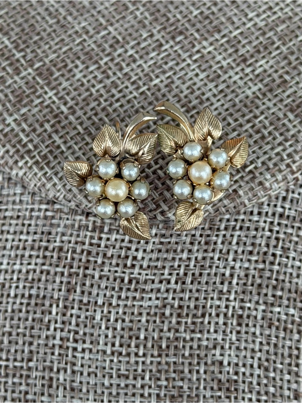 Vintage Crown Trifari Gold Tone Leaf w/Faux Pearl Earrings French Backs